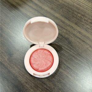 Ciate  London Glow to Illuminating blush “Perfect Match” 2.5 g. $9  NWT